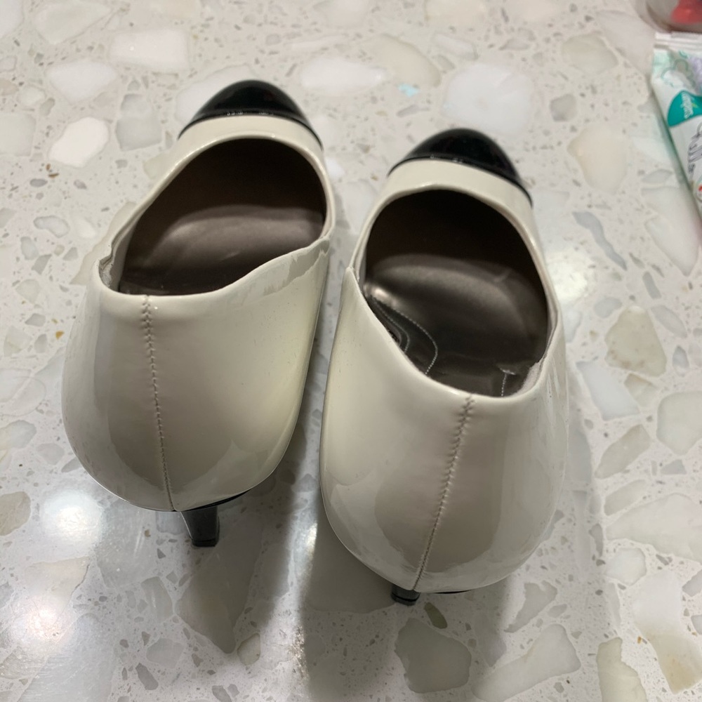 Heels - Picture 2 of 3